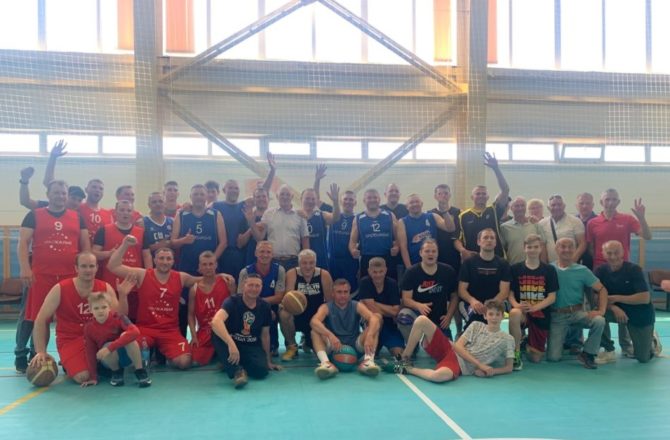 В Соликамске прошёл баскетбольный турнир памяти Юрия Останина